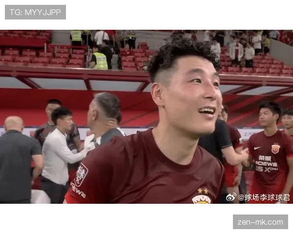 武磊闪耀赛季荣膺金靴,上海海港前锋表现亮眼 武磊闪耀赛季荣膺金靴,上海海港前锋表现亮眼