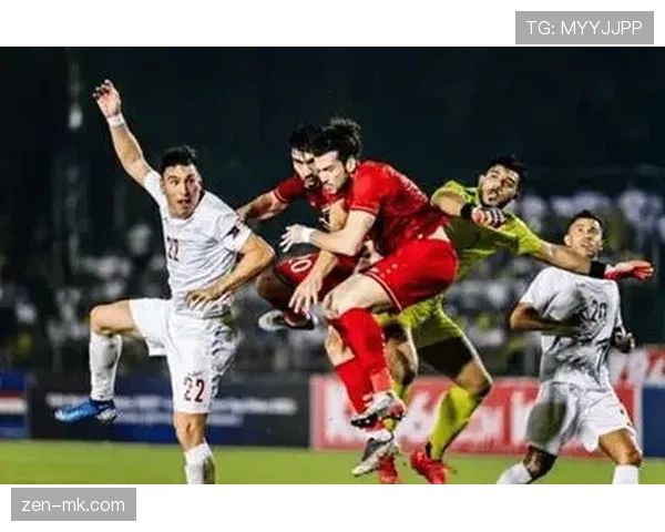 本周末足球联赛激战落幕：强队对决引爆焦点，关键战役深度解析